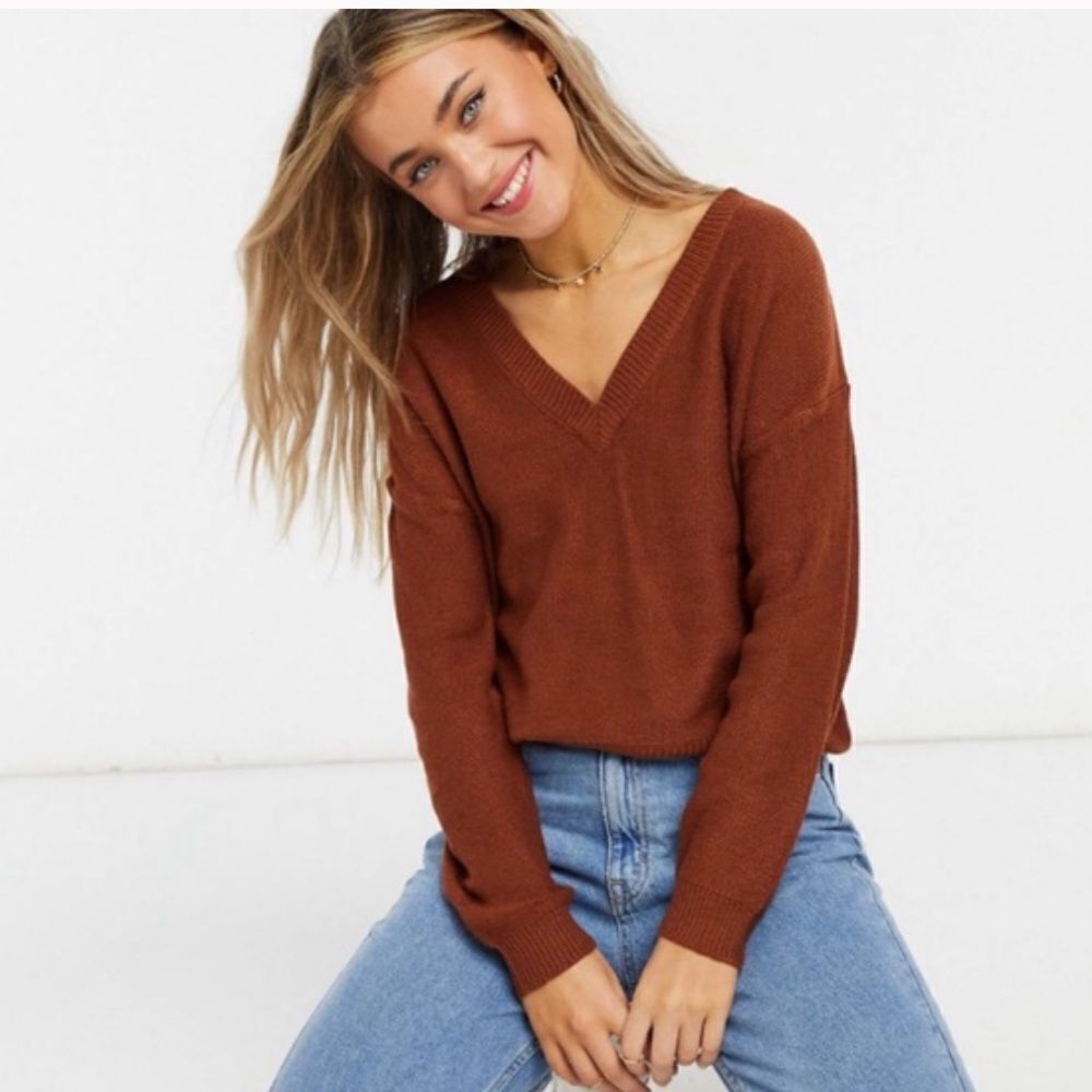 ✨ASOS V Neck Sweater✨ - Picture 2 of 5